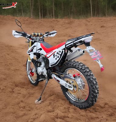 Qualität Rennmotorrad-Kettenantrieb Offroad-Motorrad mit Luftkühlung Fabrik