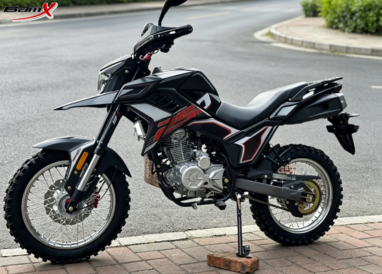 Kwaliteit 14kw van de Motorfietsen Dubbele Pijpen van de straatsport de Geluiddemperolie Gekoelde 250cc Fiets fabriek